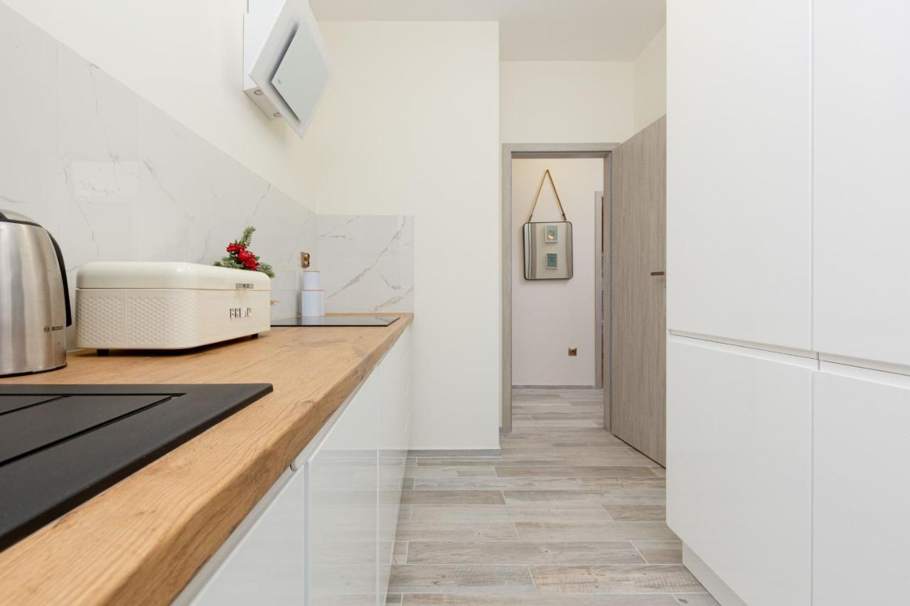 City Center Apartment Elektoralna By Noclegi Renters 华沙 外观 照片